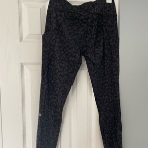 size 10 lululemon camo leggings with pockets